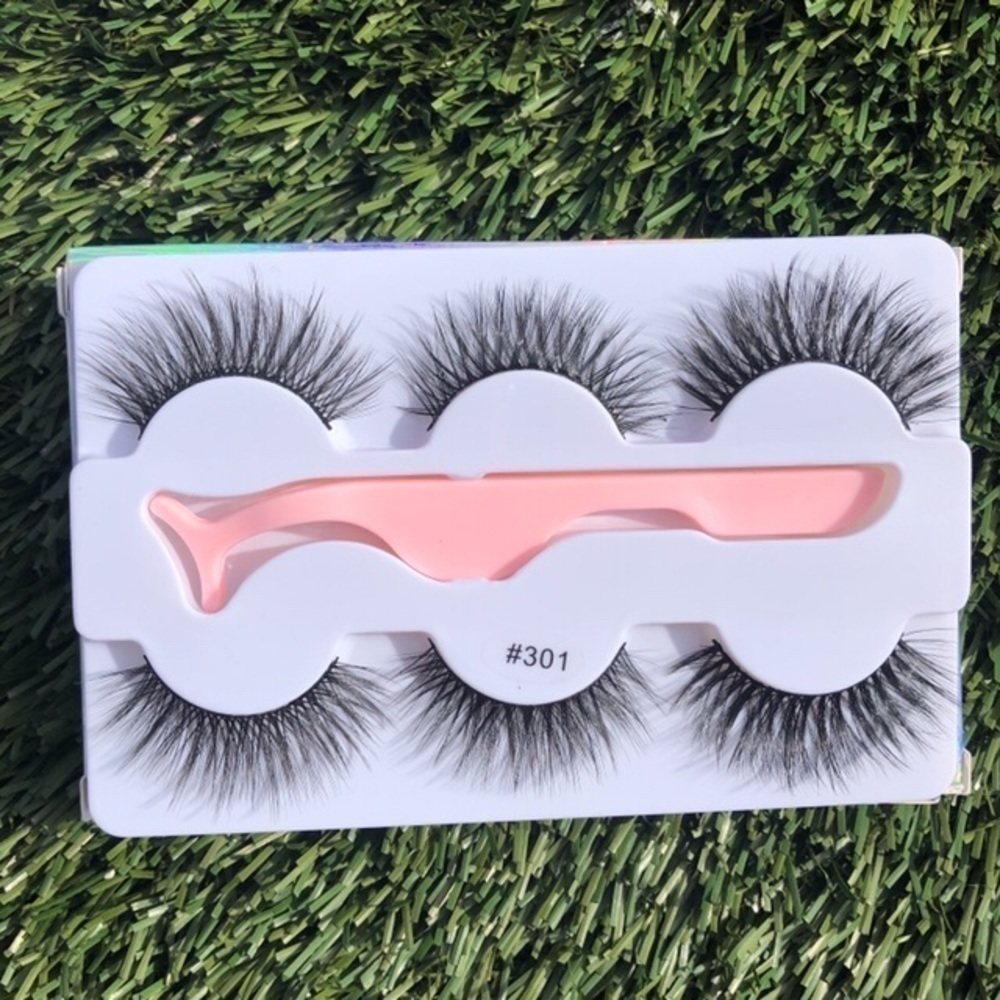 Strip Eyelashes BNIB Pink Tweezers